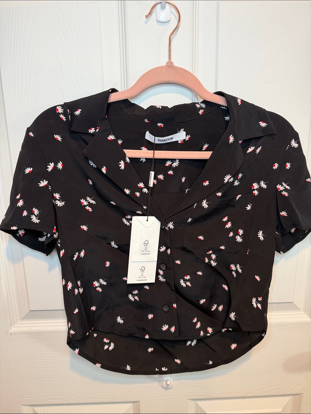 Thakoon Black Cropped Button-Down Top with White & Red Floral Print